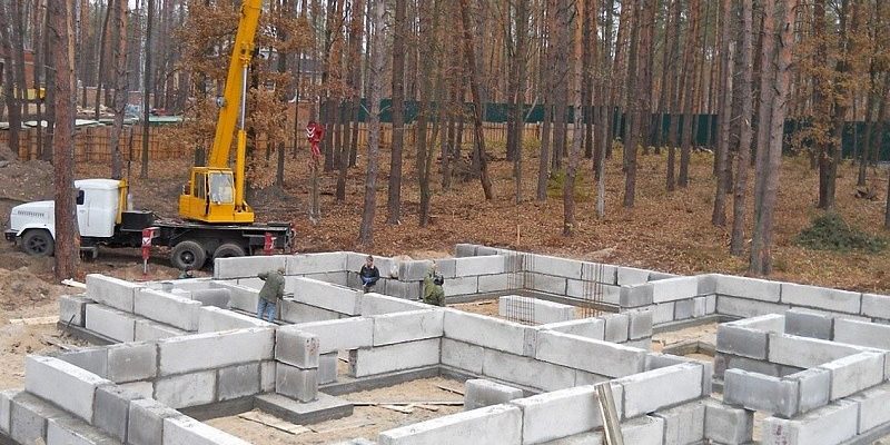 Фундамент из сборного железобетона